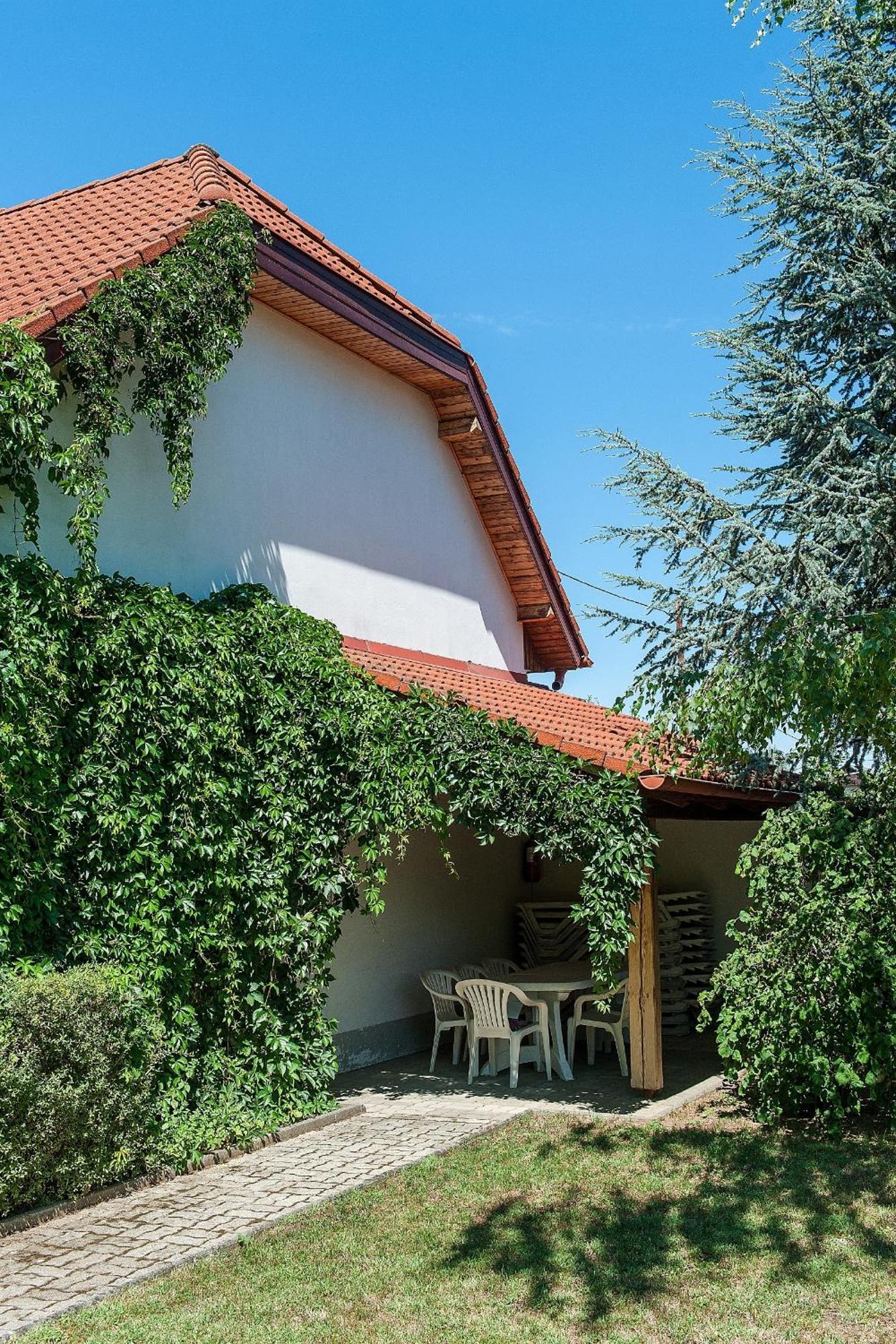 Alina Apartmanhaz Heviz Exterior photo